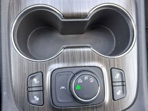Used 2023 GMC Acadia SLT AWD/4WD image 30