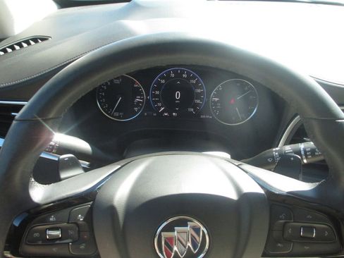 Used 2024 Buick Enclave Avenir FWD image 33