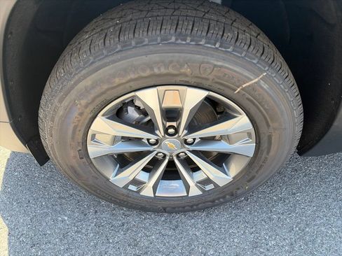 New 2027 Chevrolet Equinox LT w/ Convenience Package II FWD image 10