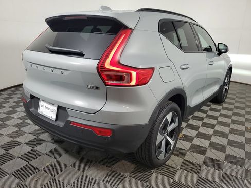 Certified 2026 Volvo XC40 B5 Plus AWD/4WD image 8