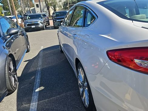 Used 2017 Ford Fusion Platinum image 5