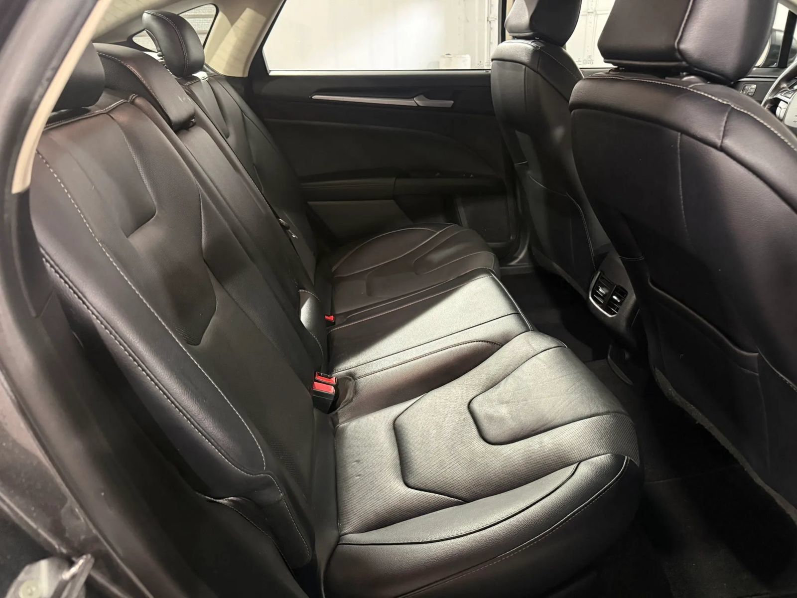 Used 2020 Ford Fusion Titanium FWD image 29