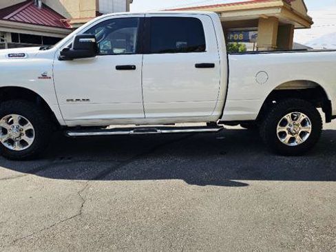 Used 2024 RAM 2500 Big Horn w/ Off Road Package AWD/4WD image 8
