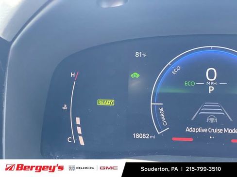 Used 2025 Toyota Camry SE w/ Convenience Package FWD image 15