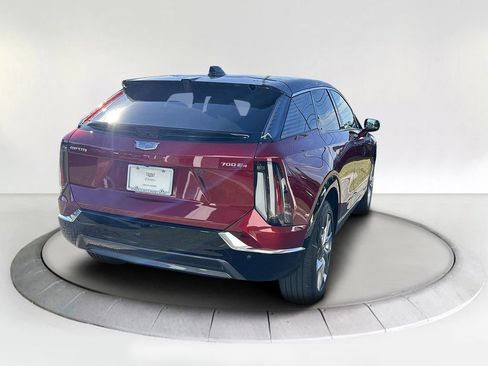 New 2026 Cadillac Optiq Luxury 2 image 5