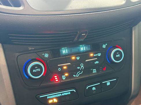 Used 2018 Ford Escape SE w/ SE Sync 3 Package image 17