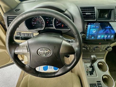 Used 2010 Toyota Highlander 4WD image 11