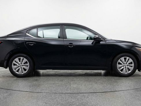 Used 2025 Nissan Sentra S image 11