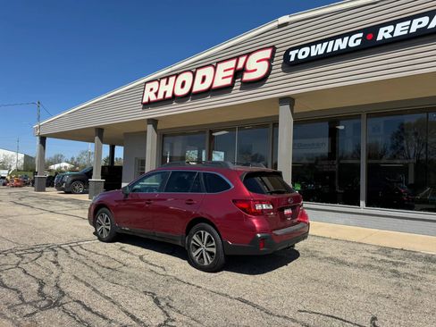 Used 2019 Subaru Outback 2.5i Limited AWD/4WD image 3