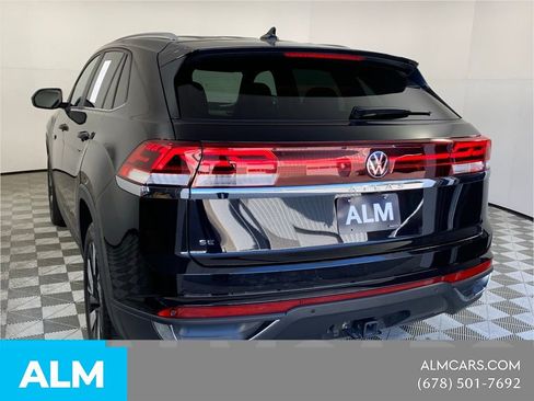 Used 2025 Volkswagen Atlas Cross Sport SE FWD image 8