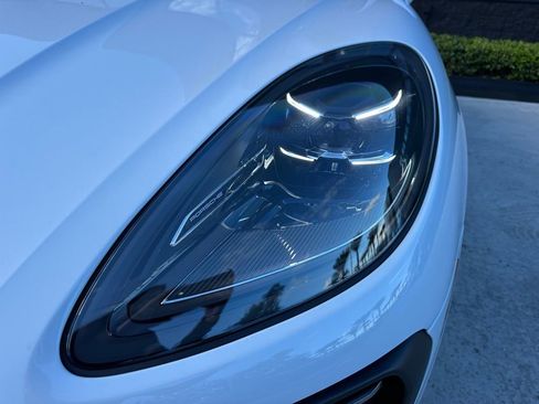 Used 2025 Porsche Macan image 13