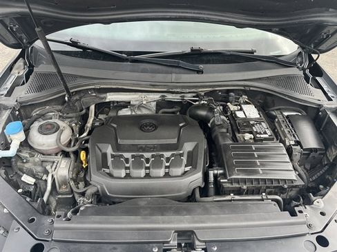 Used 2018 Volkswagen Tiguan S image 16