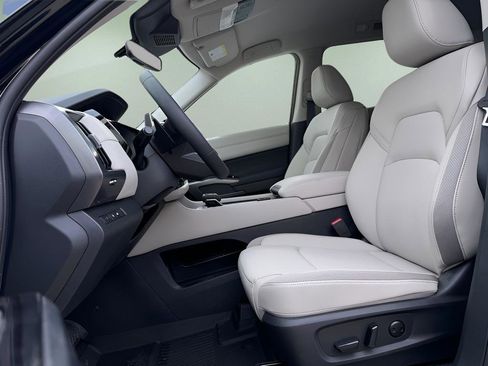 New 2026 Nissan Pathfinder SL image 17