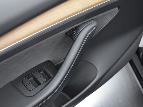 Used 2021 Tesla Model 3 Performance image 8