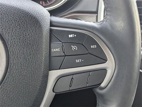 Used 2018 Jeep Grand Cherokee Limited image 25