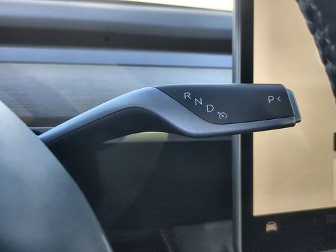 Used 2023 Tesla Model Y Long Range image 16