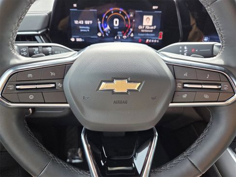 Used 2025 Chevrolet Suburban Premier image 37