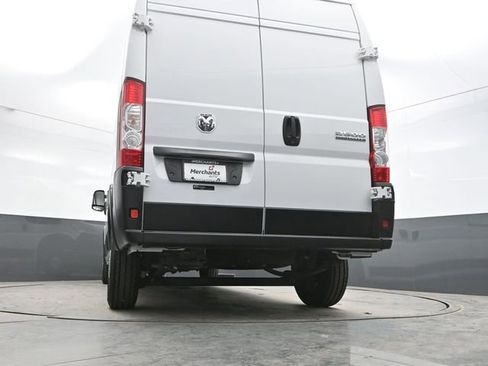 Used 2025 RAM ProMaster 2500 w/ Convenience Group image 34