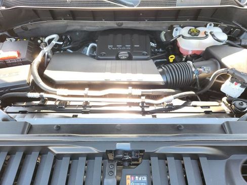 Used 2024 Chevrolet Silverado 1500 Custom image 31