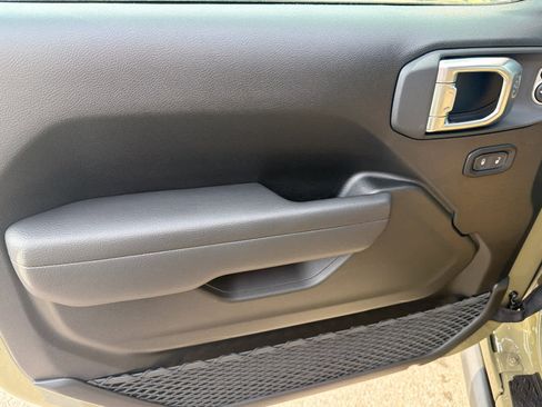 New 2026 Jeep Gladiator Sport image 26