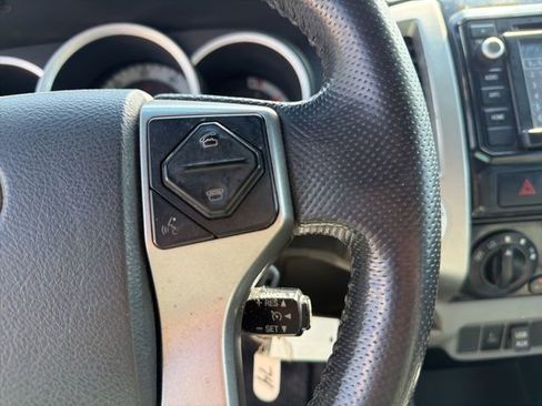 Used 2015 Toyota Tacoma 4x4 Double Cab w/ TRD Off-Road Package image 18
