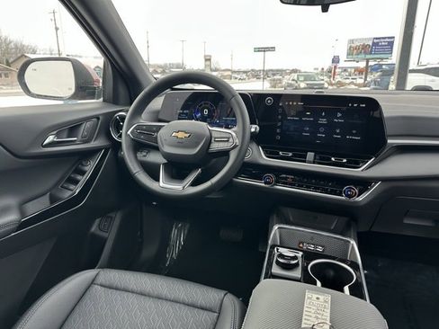 Used 2026 Chevrolet Equinox LT w/ Convenience Package II image 13