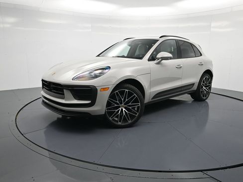 Used 2026 Porsche Macan image 28