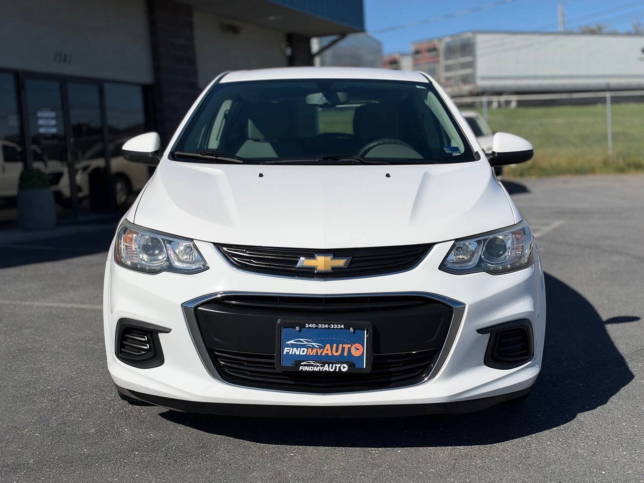 Used 2018 Chevrolet Sonic LT FWD image 31