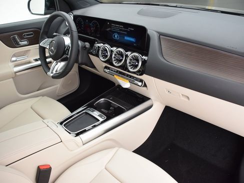 New 2026 Mercedes-Benz GLA 250 image 13