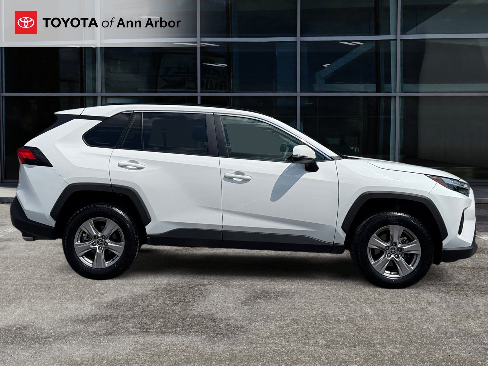 Used 2025 Toyota RAV4 XLE FWD image 11