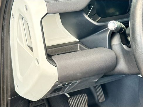 Used 2022 Land Rover Defender 90 image 11