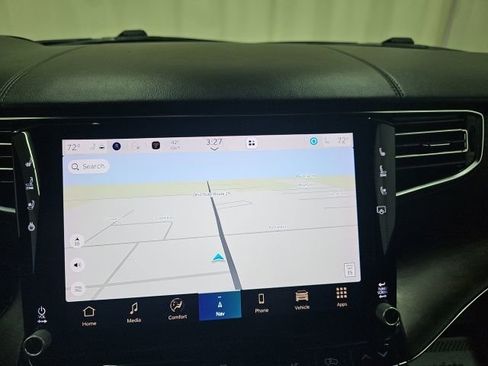 Used 2023 Jeep Grand Wagoneer L Series II image 4