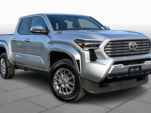 Used 2024 Toyota Tacoma Limited image 3