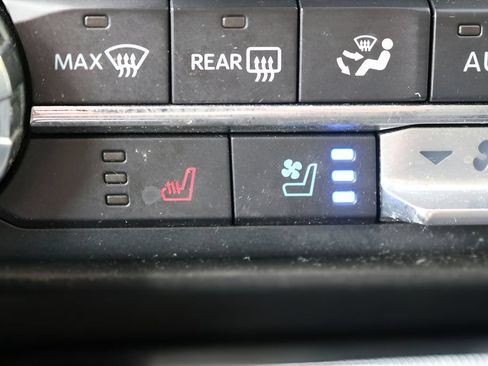 Used 2022 Ford F150 Lariat AWD/4WD image 24