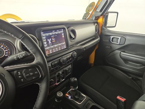 Used 2021 Jeep Wrangler Unlimited Sport image 24