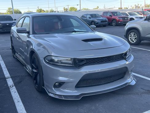 Used 2017 Dodge Charger R/T Scat Pack w/ Beats Audio Group RWD image 5
