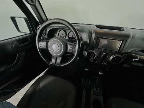 Used 2017 Jeep Wrangler Sport w/ Quick Order Package 24S AWD/4WD image 9