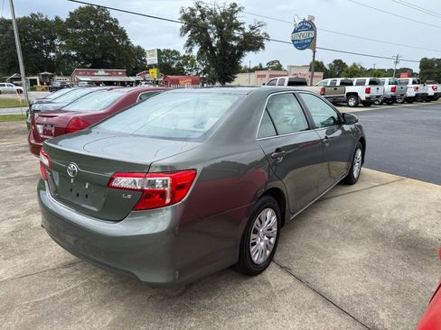 Used 2012 Toyota Camry LE image 4