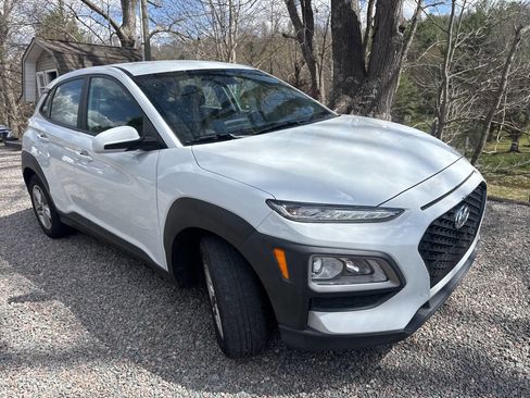Used 2021 Hyundai Kona SE image 3
