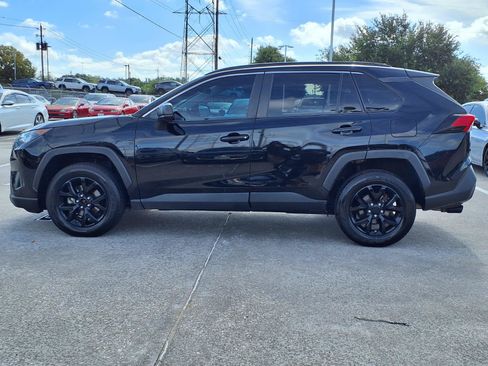 Used 2021 Toyota RAV4 LE FWD image 22