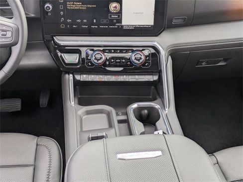 New 2026 GMC Sierra 3500 Denali w/ Denali Reserve Package image 18