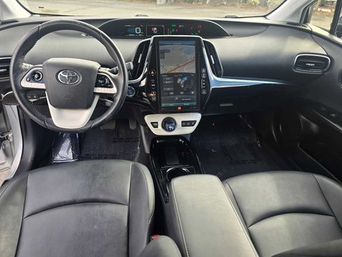 Used 2017 Toyota Prius Prime Advanced FWD image 18