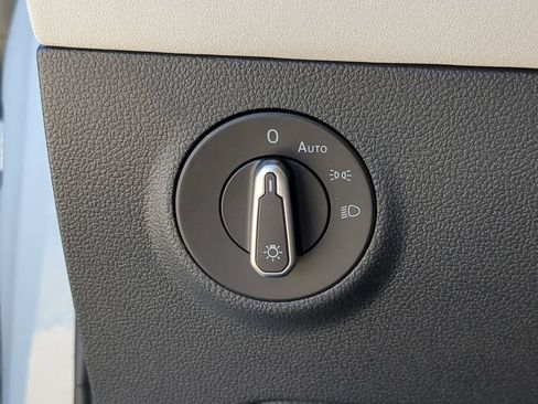 New 2026 Volkswagen Taos SE FWD image 26