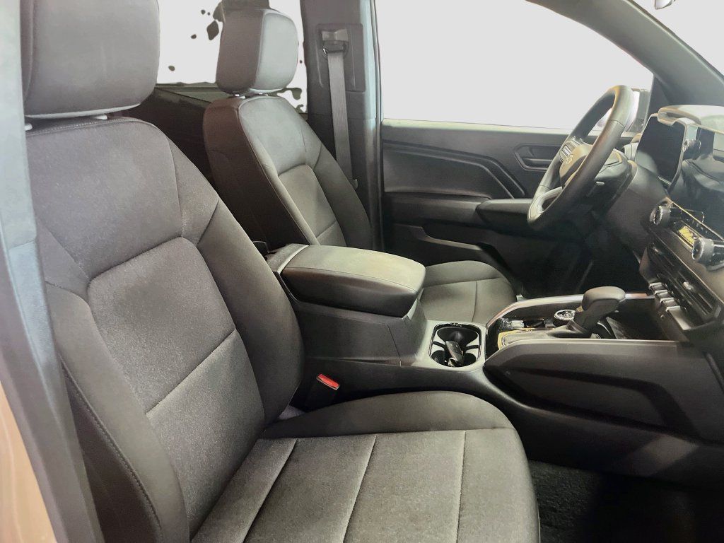 Used 2024 Chevrolet Colorado Trail Boss AWD/4WD image 28