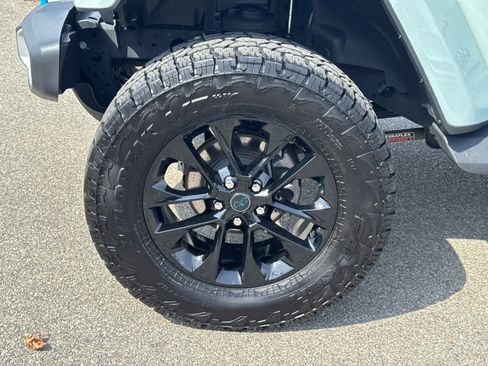 Used 2024 Jeep Wrangler Sahara w/ Technology Group image 10