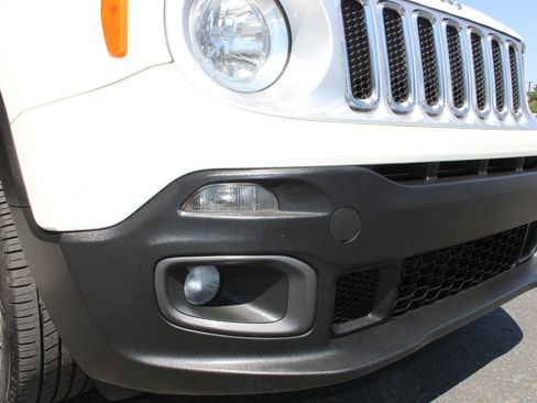 Used 2017 Jeep Renegade Limited FWD image 5
