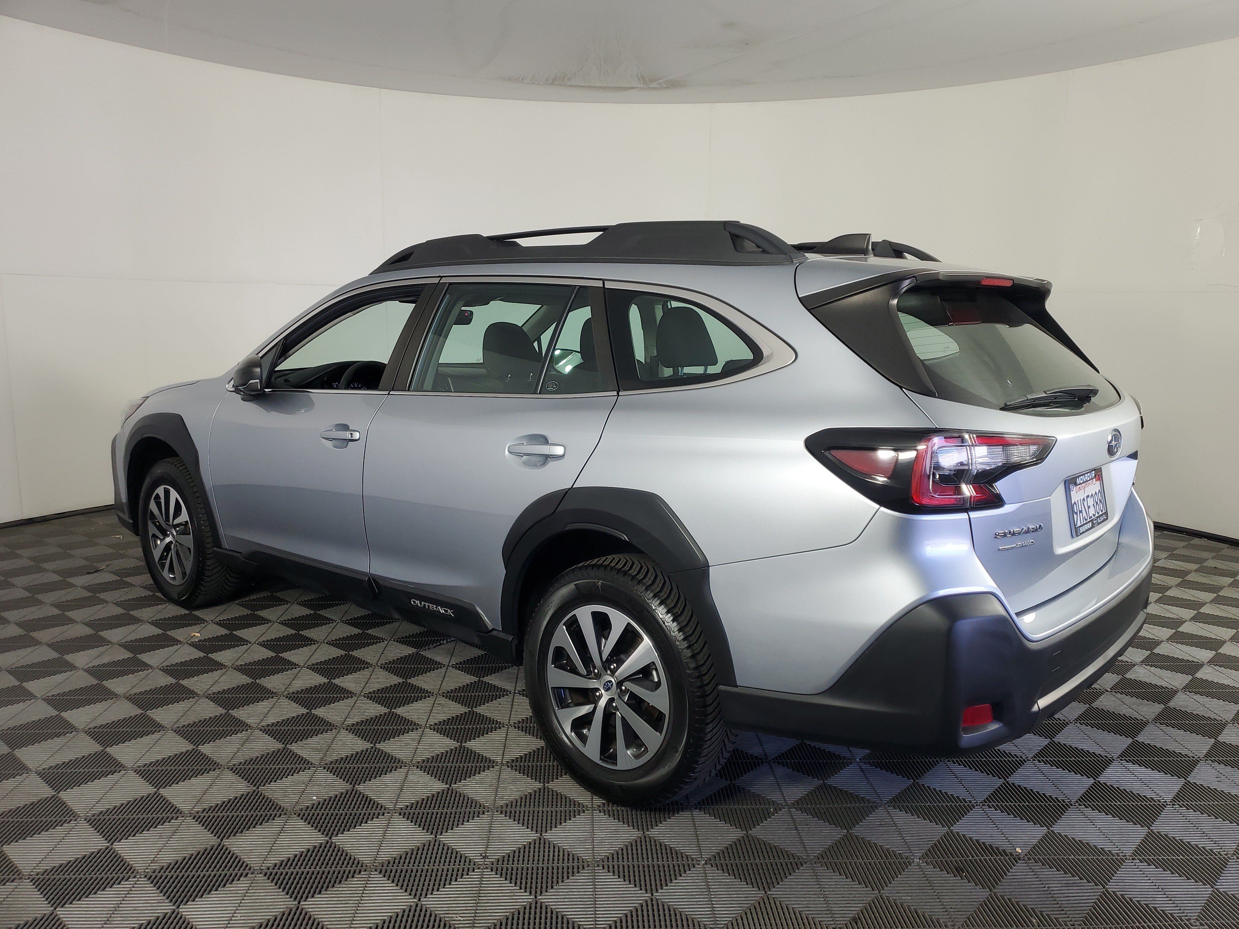 Used 2024 Subaru Outback AWD/4WD image 6
