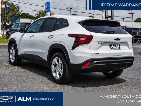New 2026 Chevrolet Trax LS w/ LS Convenience Package image 8