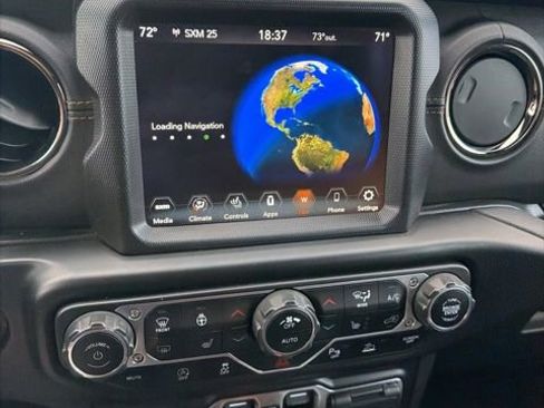 Used 2021 Jeep Wrangler Unlimited Sahara image 7