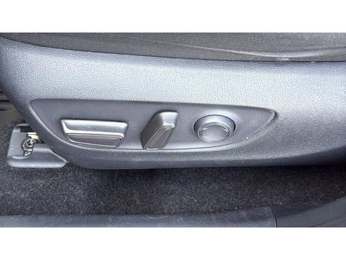 Used 2019 Toyota RAV4 XLE w/ Convenience Package AWD/4WD image 32